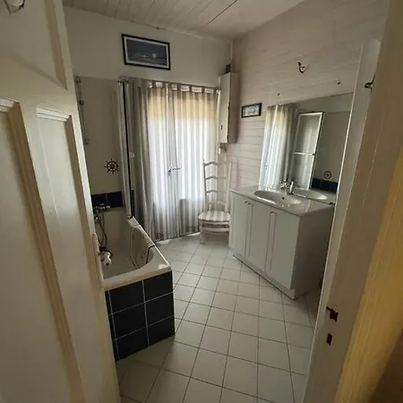 Maison A 100 M De La Et Proche Du Centre בית נופש ז'ולוביל-לה-פאן