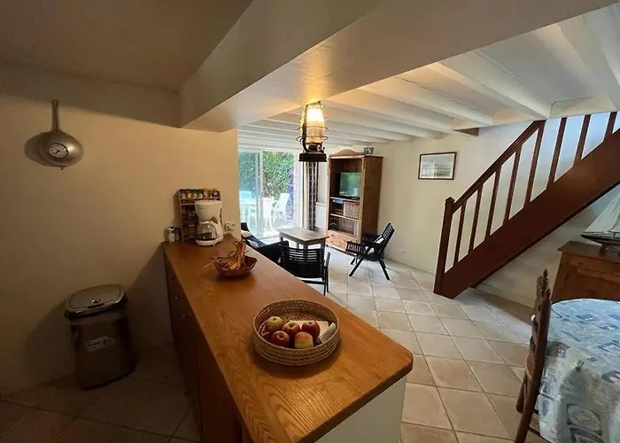 Vakantiehuis Maison A 100 M De La Et Proche Du Centre Jullouville-les-Pins