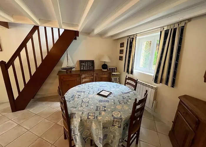 Vakantiehuis Maison A 100 M De La Et Proche Du Centre