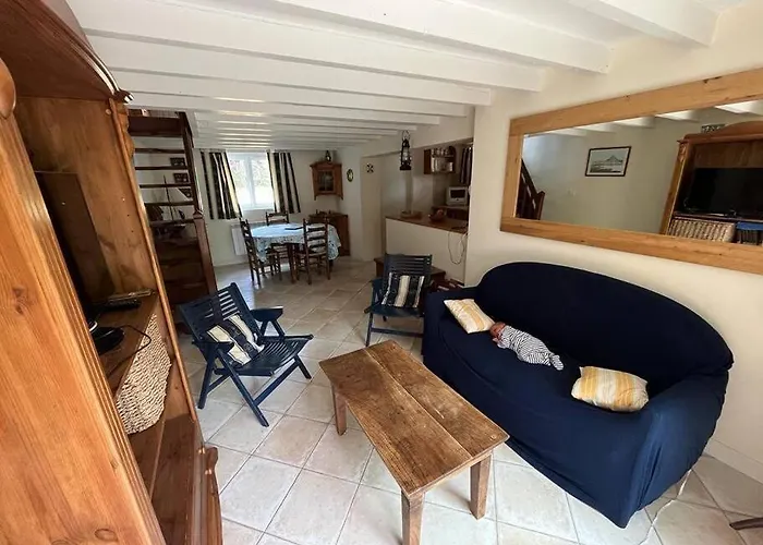 Maison A 100 M De La Et Proche Du Centre *